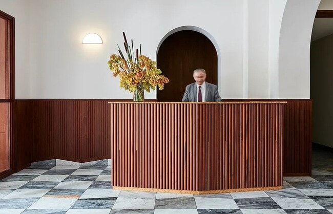 Building Photo - 10 Rutgers St