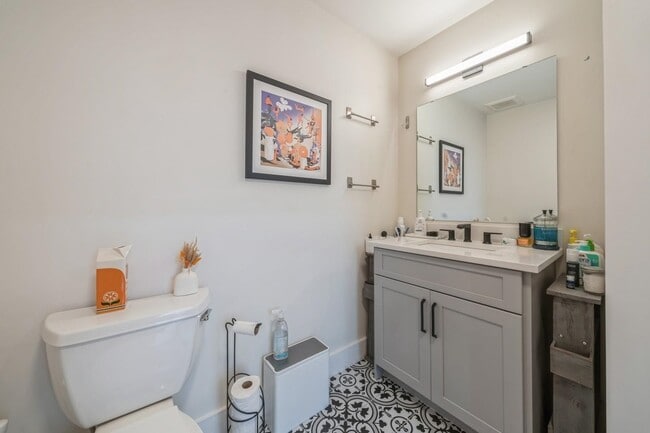 Building Photo - 520 Palisade Ave