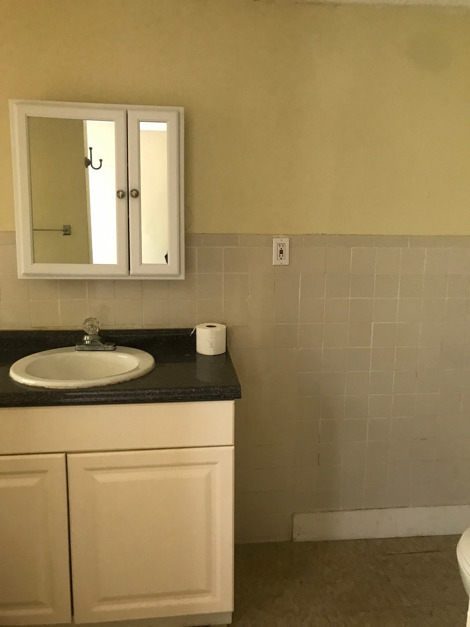 Building Photo - 62 Heath St