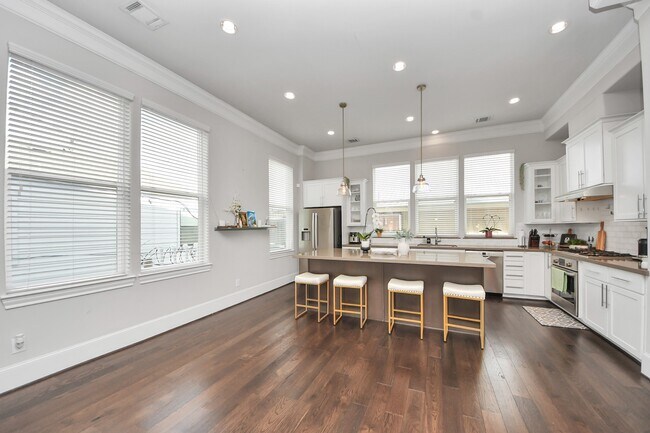 Building Photo - 9614 Riddlewood Ln