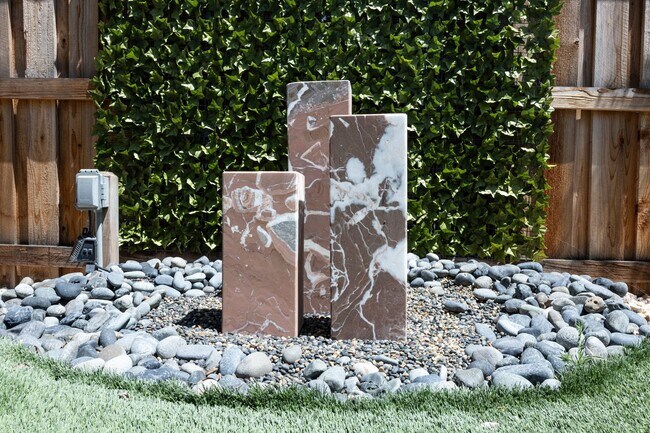 Building Photo - 3 bedroom | 2.5 bathroom | Crocker Village Single Family Home