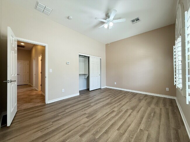 Building Photo - "Spacious 3-Bedroom/2 Full Bath Home with ...