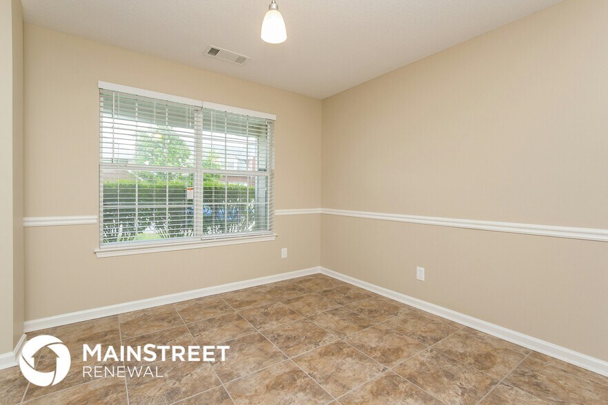 Building Photo - 6792 Foxfire Pl