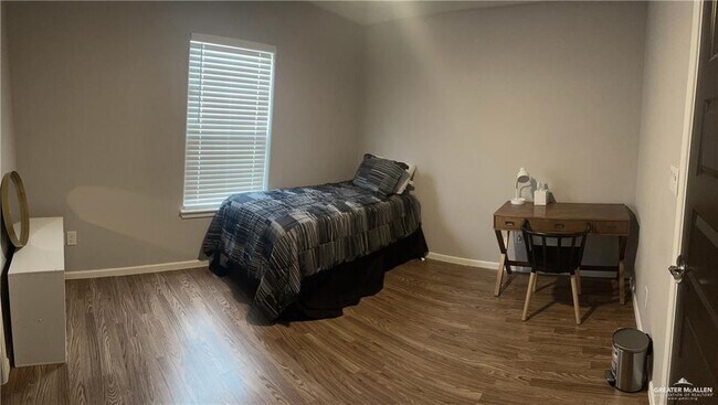 Building Photo - 10 East St