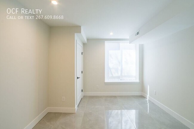 Building Photo - 2147 N Franklin St