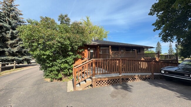 Building Photo - 1069 N Meridian Rd