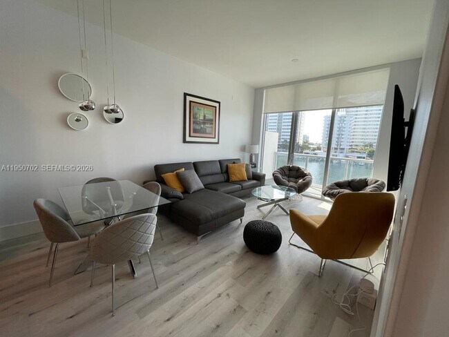 Building Photo - 7928 East Dr