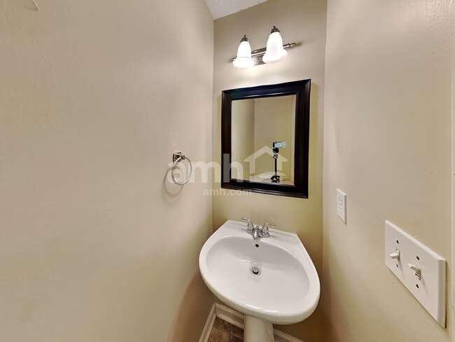 Building Photo - 4476 High Gate Ct NW