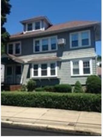 Building Photo - 495 Lagrange St