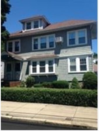 Primary Photo - 495 Lagrange St