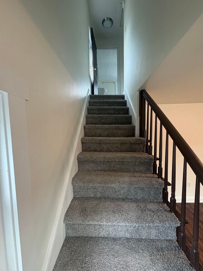 Building Photo - Available Now 2-story. 2 BR w/ Bonus Room