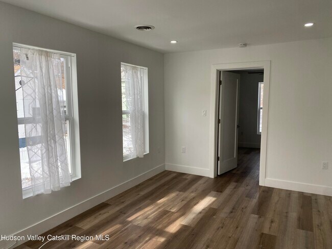 Building Photo - 520 Delaware Ave