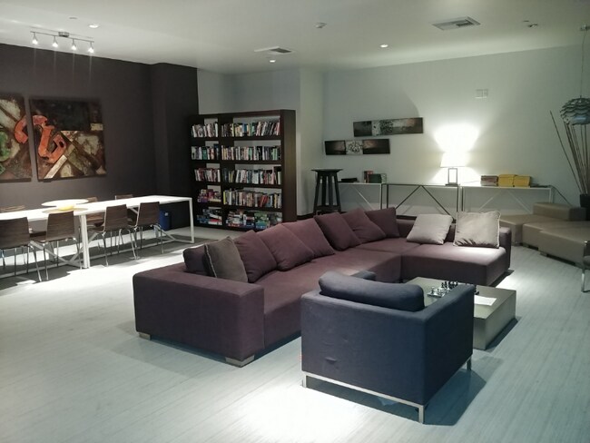 Building Photo - 255 N Sierra St