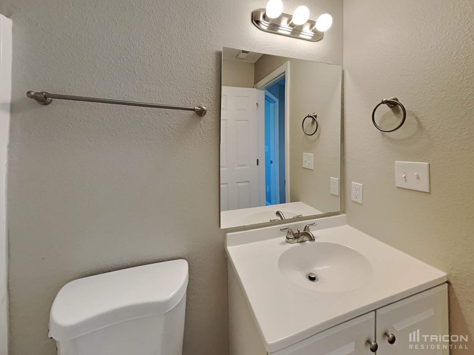 Building Photo - 7210 Kimble Dr