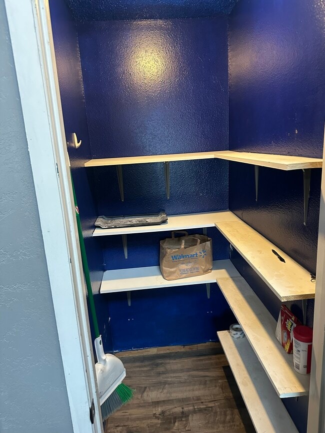 Building Photo - 524 Silcott Ct