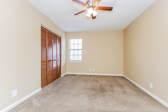 Building Photo - 4829 Catskill Dr