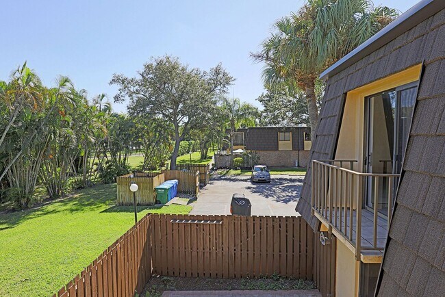 Building Photo - Parkwoods 12341-2