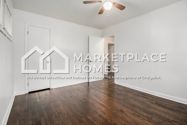 Building Photo - 2760 Dearwood Dr SW