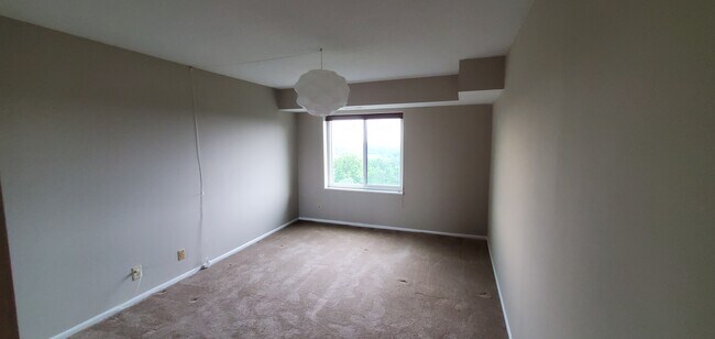 Building Photo - 8380 Greensboro Dr