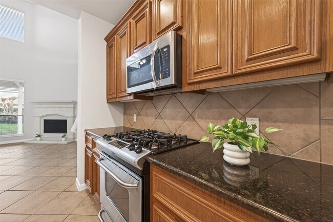 Building Photo - 8858 Distant Woods Dr