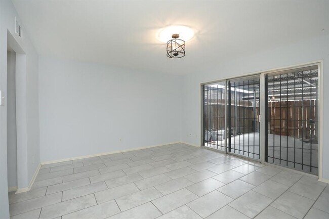 Building Photo - 8202 Fondren Rd
