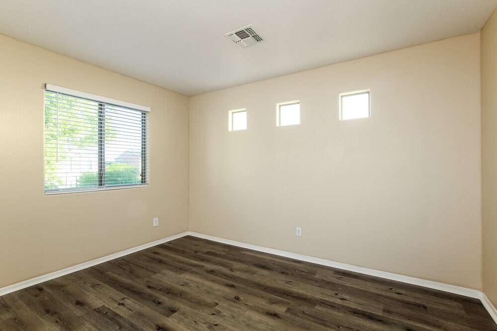 Building Photo - 17423 W Watson Ln