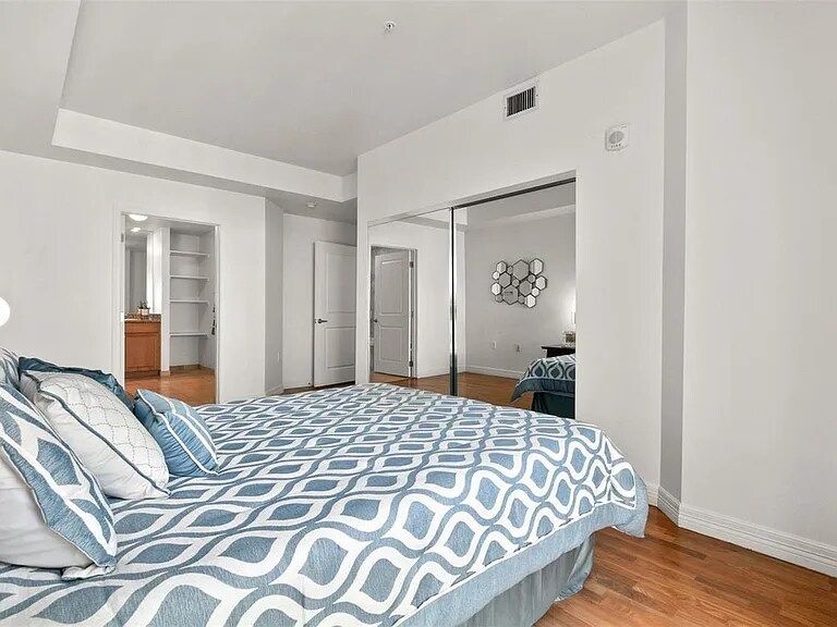 Building Photo - 975 Lincoln St