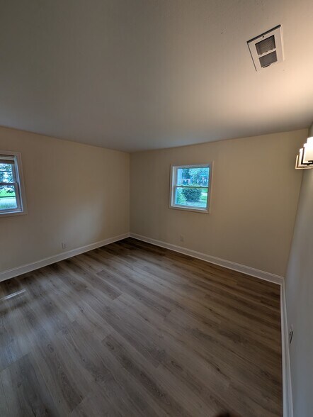 Building Photo - 834 Prince John Dr