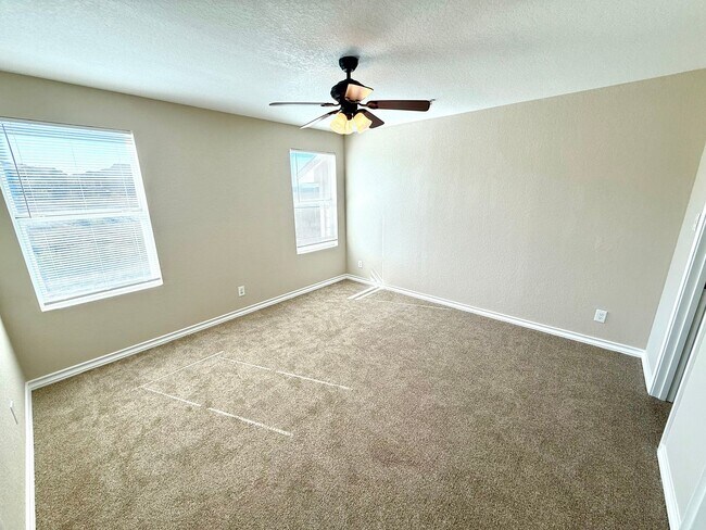 Building Photo - *COMING SOON* 2-Story 3 Bedroom / 2.5 Bath Duplex Near Ingram Park Mall!