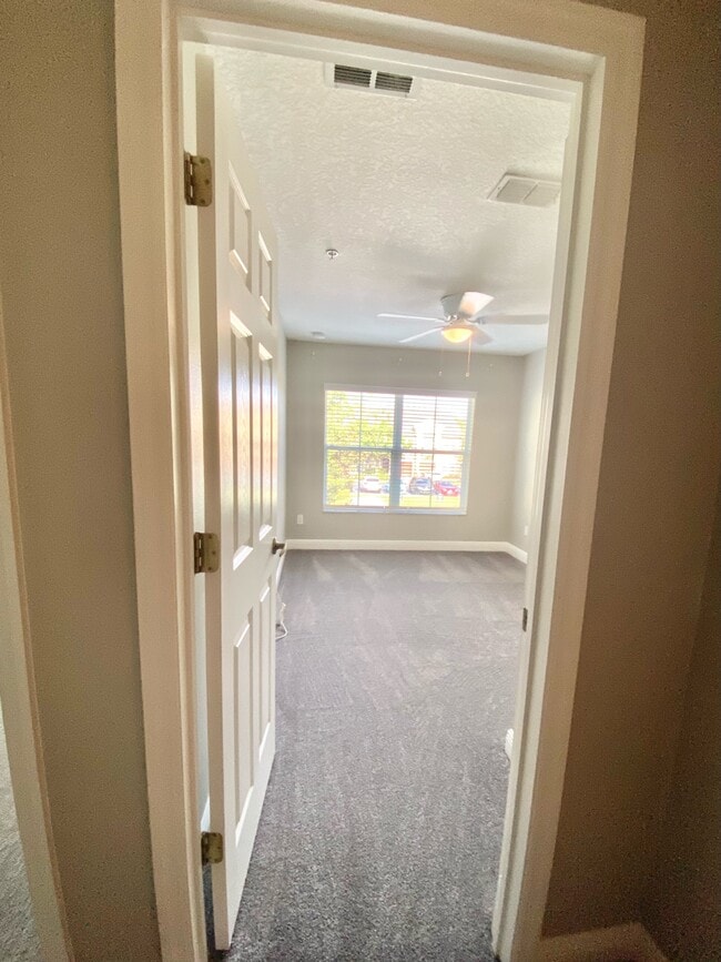 Building Photo - 4956 Luge Ln