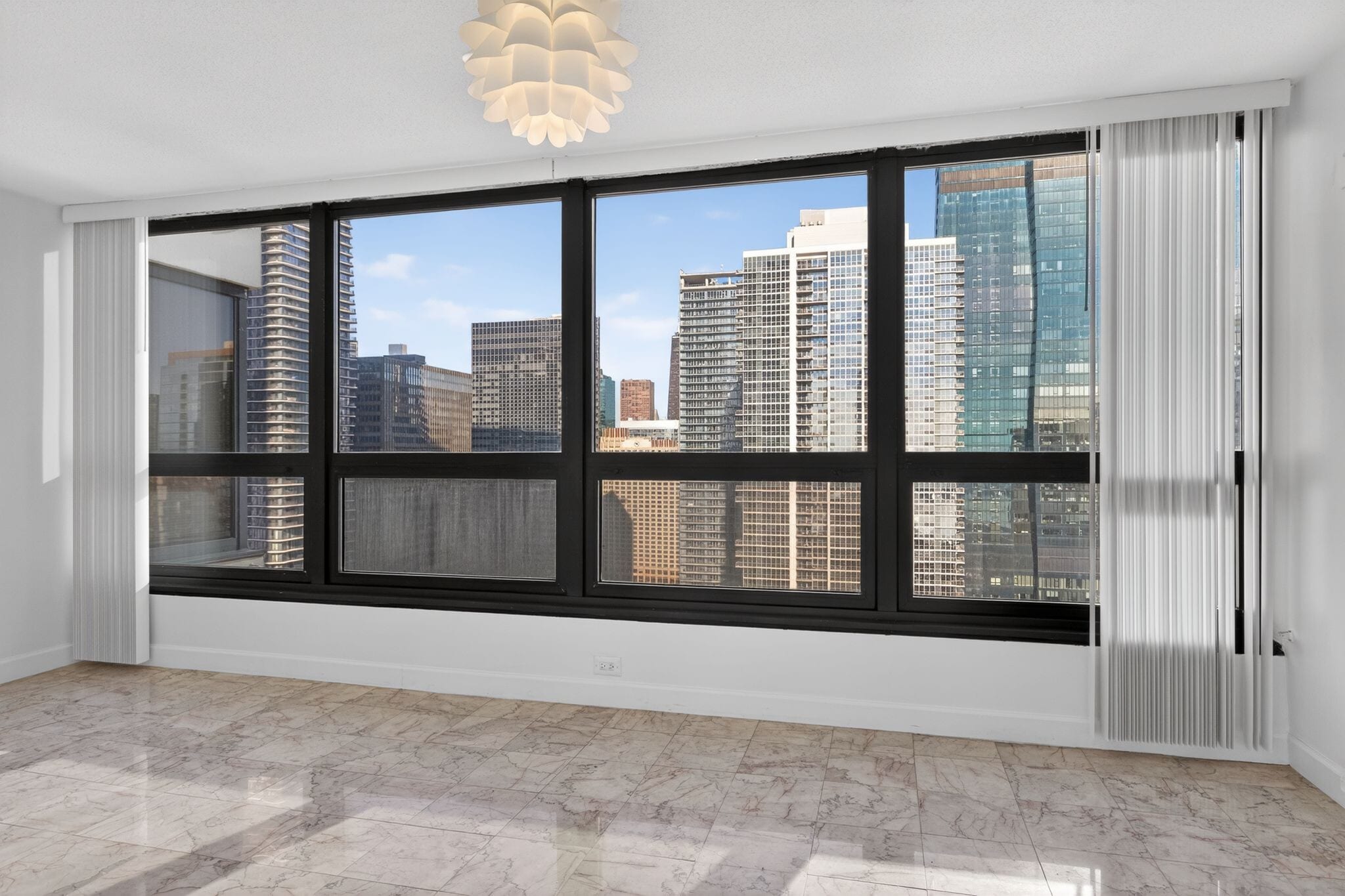 Building Photo - 360 E Randolph St