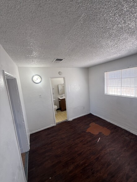 Building Photo - 708 Jackson Ave