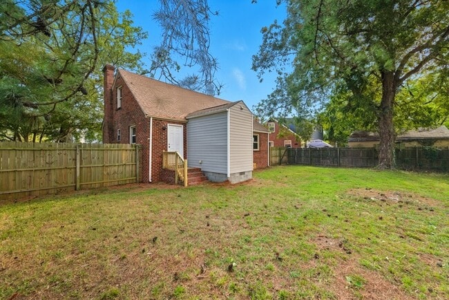 Building Photo - WELCOME TO WILLOUGHBY TERRACE!!!