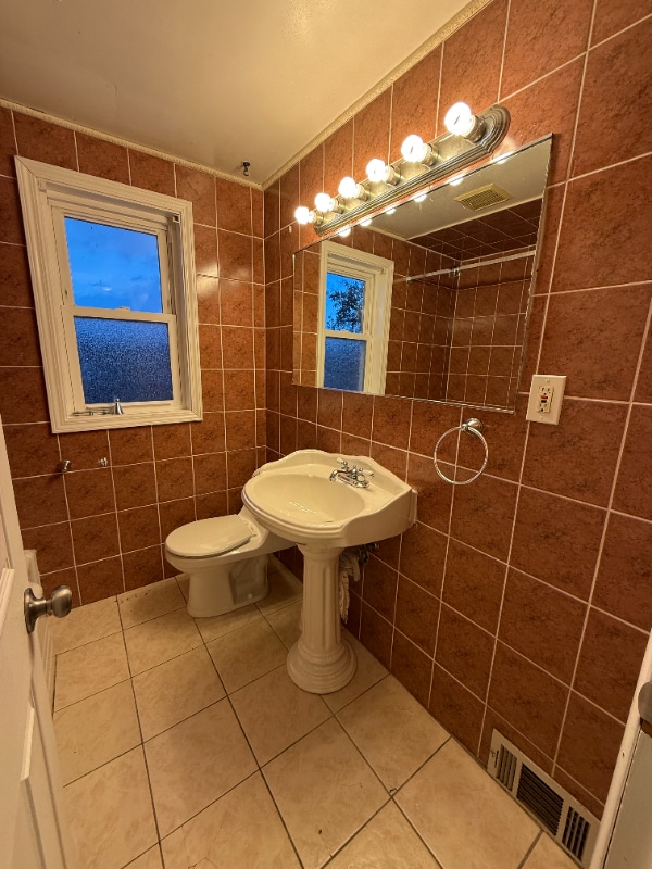 Building Photo - 6018 Devlin Ave