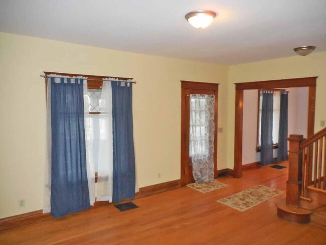 Building Photo - 212 W Michigan Ave