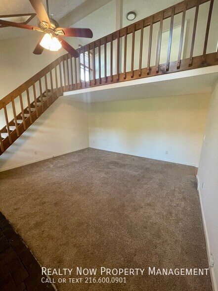Building Photo - 32467 S Roundhead Dr