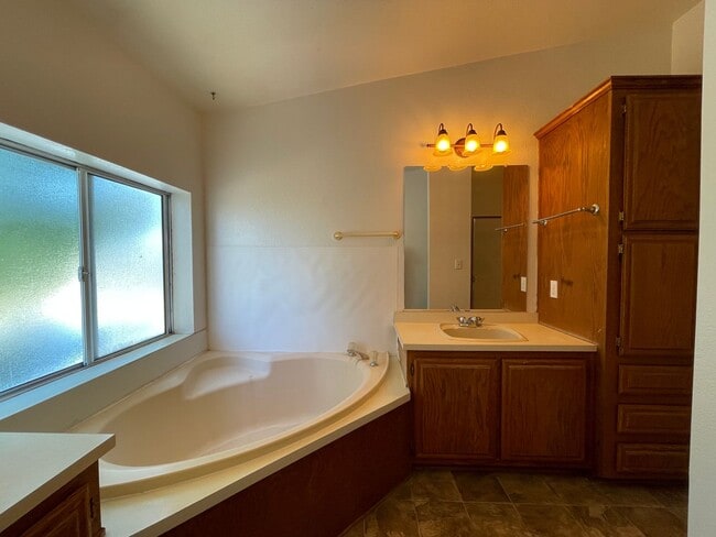 Building Photo - Country Living Meets Livestock-Friendly Co...