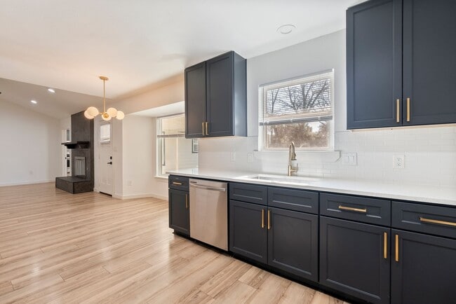 Building Photo - Beautifully Renovated Multi-Generational Concept Build!