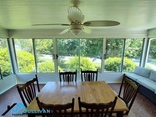 Building Photo - 101 W Roosevelt St