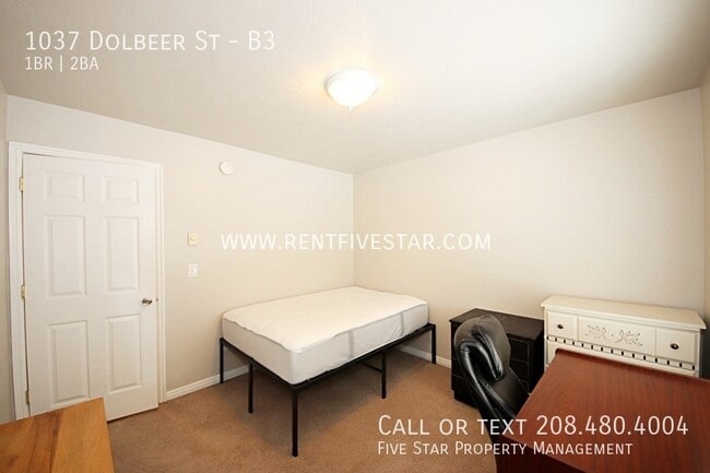 Building Photo - 1037 Dolbeer St