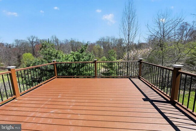 Building Photo - 208 Liberty Cir