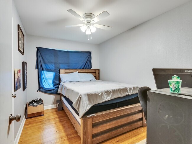 Building Photo - 815 Avenue G
