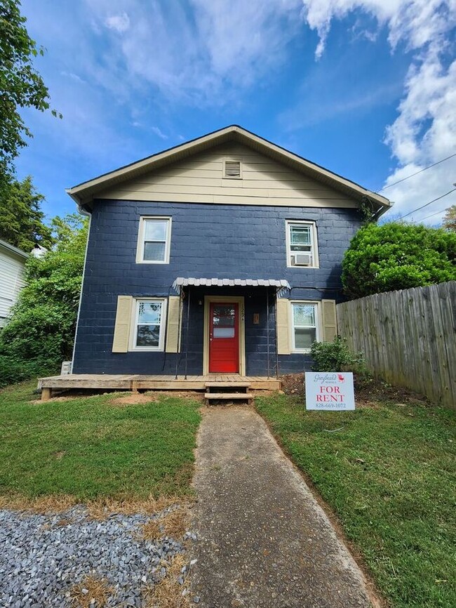 Primary Photo - Asheville Duplex- Lower Level