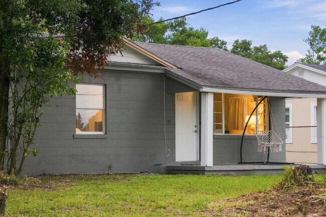 Building Photo - 123 Oconee St