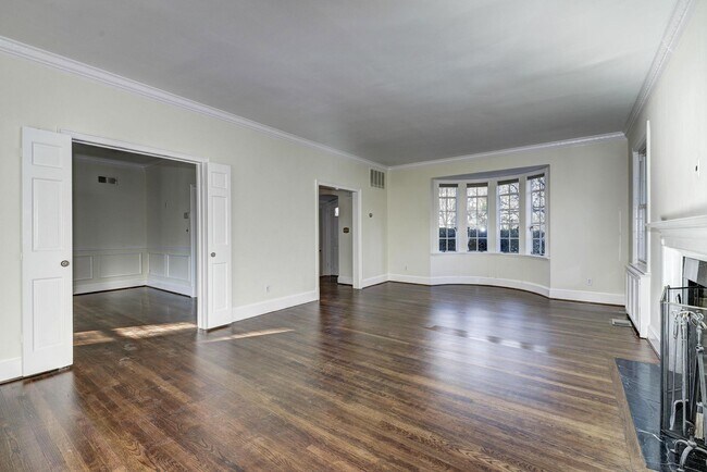 Building Photo - 4910 Hillbrook Ln NW