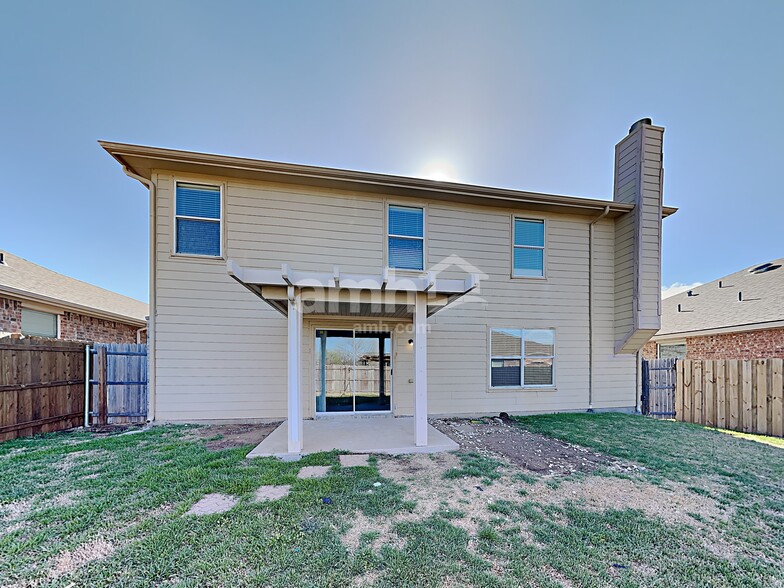 Building Photo - 8505 Hawkview Dr