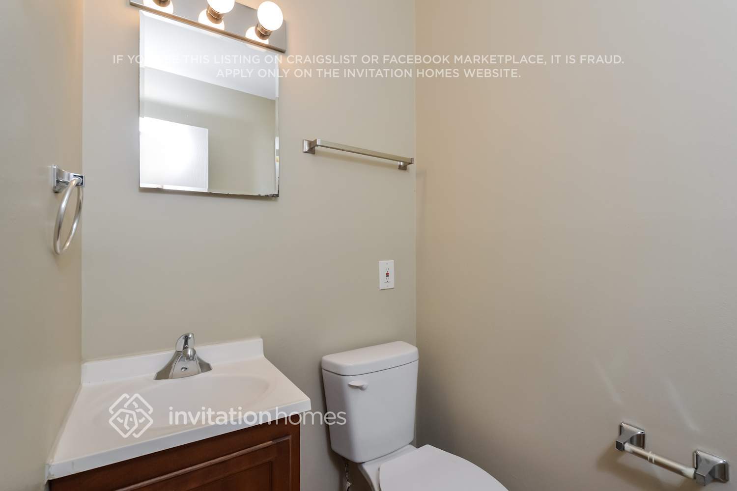 Building Photo - 724 W James St