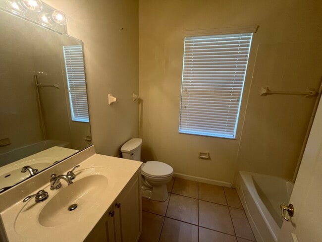 Building Photo - 1436 Carlow Cir