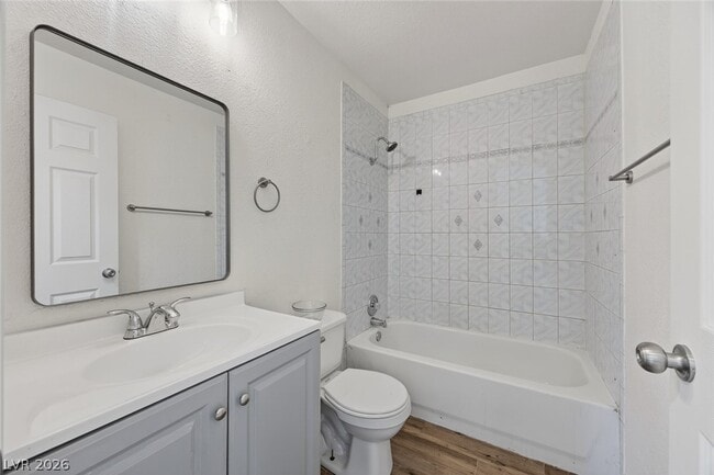 Building Photo - 1320 Gold Ave