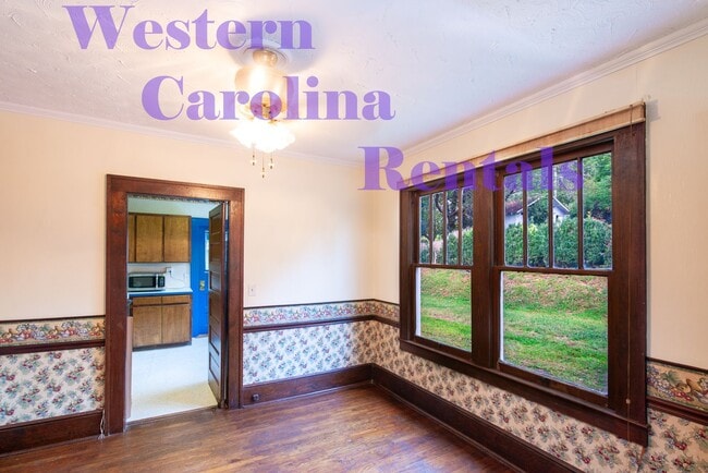 Building Photo - Historic House Looking over the beautiful Town of Sylva $1800